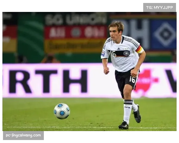 德国足球甲级联赛球员边踢球边读书引发关注,时间安排成热议话题 德国足球甲级联赛球员边踢球边读书引发关注,时间安排成热议话题